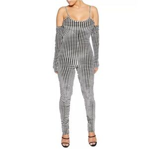 Black and white houndstooth jumpsuit #houndstooth